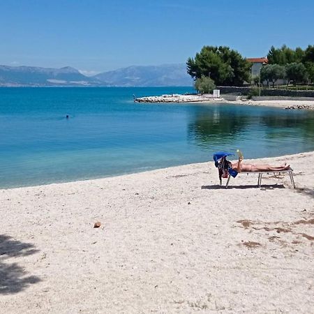 Apartment Nely - Sea, Terrace And Peace Trogir Exterior foto
