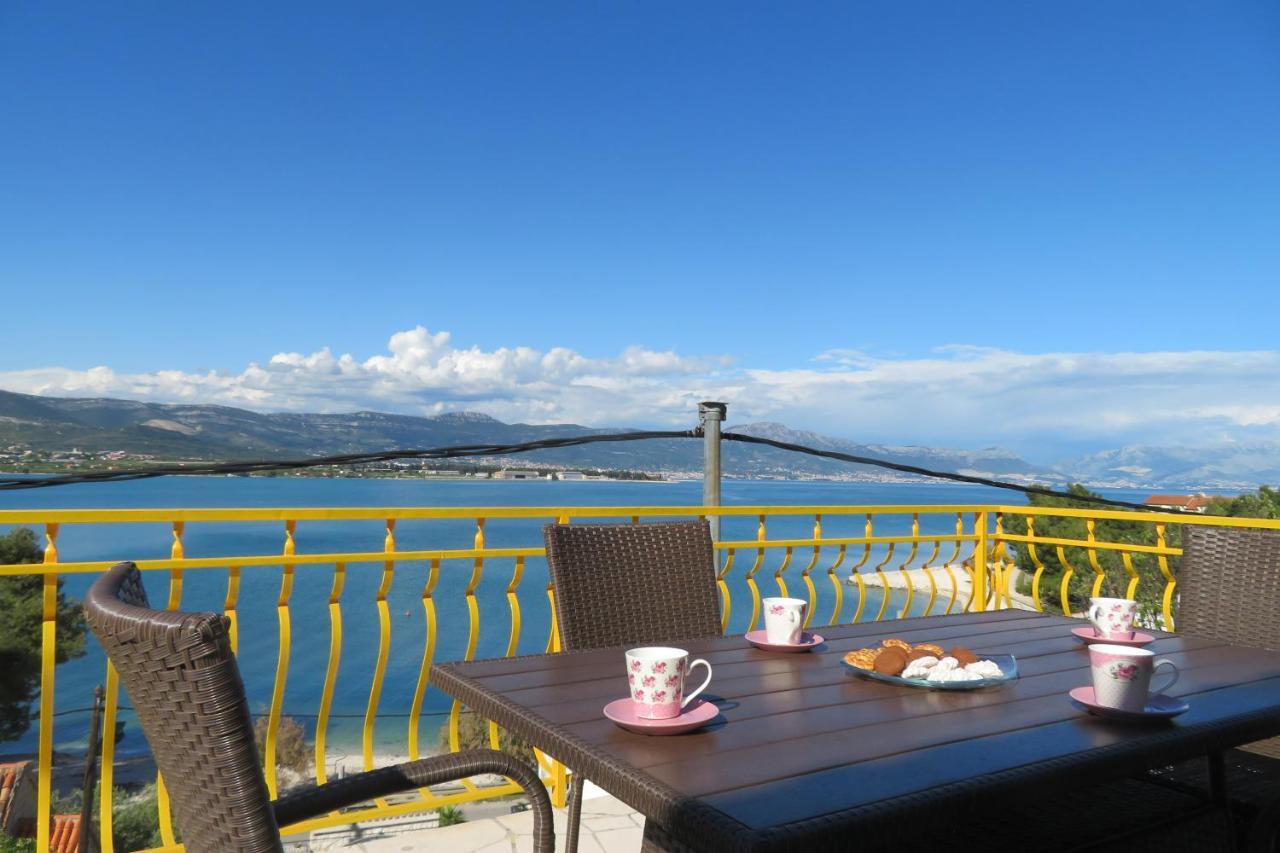 Apartment Nely - Sea, Terrace And Peace Trogir Exterior foto