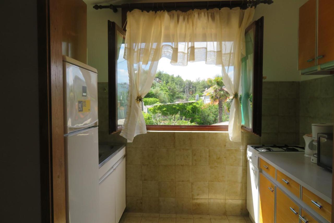 Apartment Nely - Sea, Terrace And Peace Trogir Exterior foto