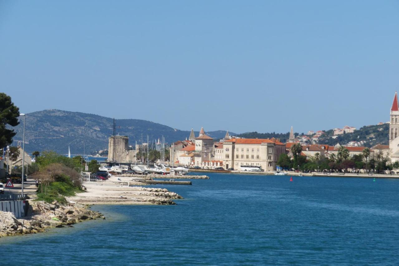 Apartment Nely - Sea, Terrace And Peace Trogir Exterior foto